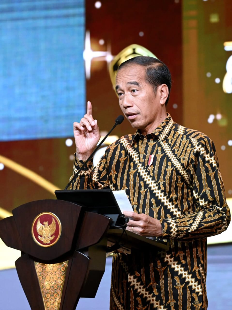 Presiden Jokowi dalam sambutannya pada Malam Puncak HUT ke-79 Pertambangan dan Energi di Grand Ballroom Hotel Kempinski, Jakarta, Kamis (10/10/2024). (Dok/BPMI Setpres)