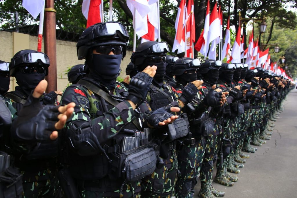 Personel Korps Brimob Polri latihan penanggulangan huru-hara untuk menjaga stabilitas keamanan masyarakat. (Dok/Humas Polri)