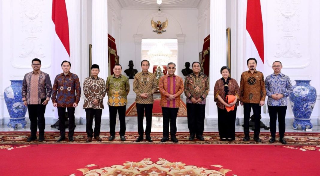 Presiden Joko Widodo (Jokowi) menggelar silaturahmi dengan Pimpinan MPR RI masa bakti 2024-2029 di Istana Merdeka Jakarta, Senin (14/11/2024).