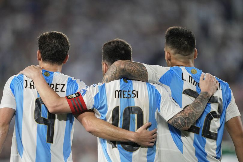 Kualifikasi Piala Dunia 2026: Selebrasi Julian Alvarez, Lionel Messi, dan Lautaro Martinez dalam laga Argentina vs Bolivia, Rabu (16/10/2024).