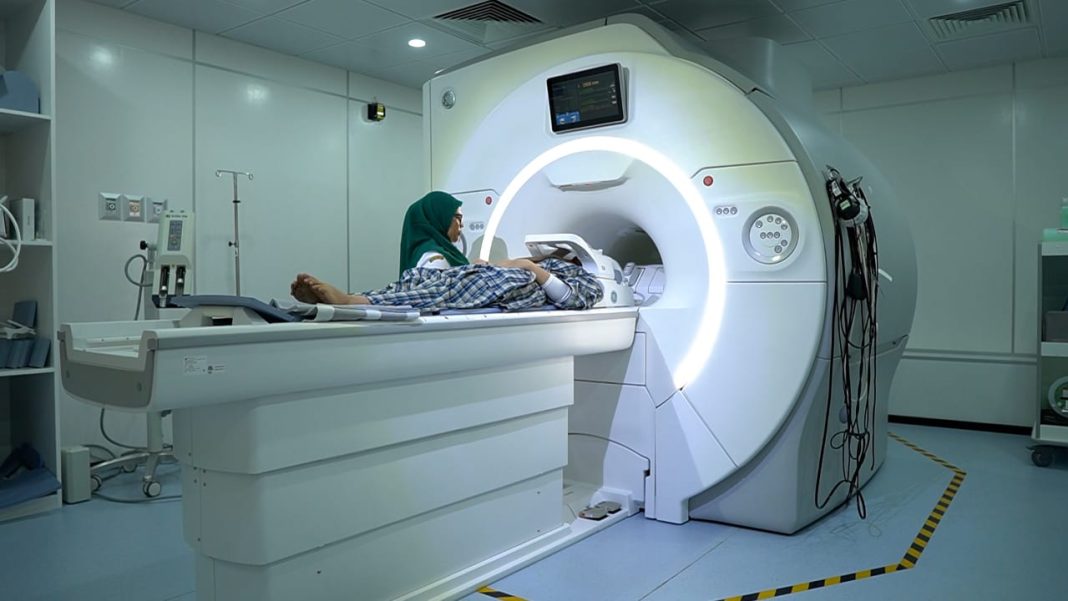 RSU Haji Medan mempersembahkan layanan terbaru berupa pemeriksaan MRI dengan teknologi terkini, yakni MRI 1,5 Tesla. (Dok/RS Haji Medan)