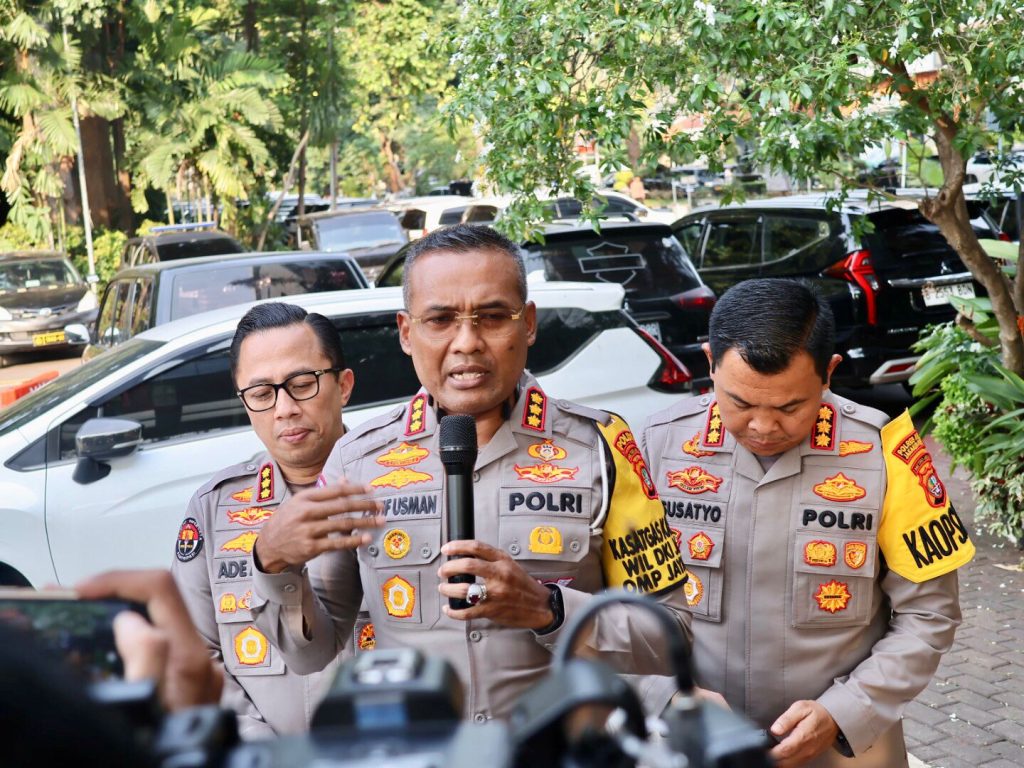 Polisi melakukan pengaturan lalu lintas di Sudirman-Thamrin menjelang iring-iringan Presiden dan Wakil Presiden terpilih. (Dok/Humas Polri)