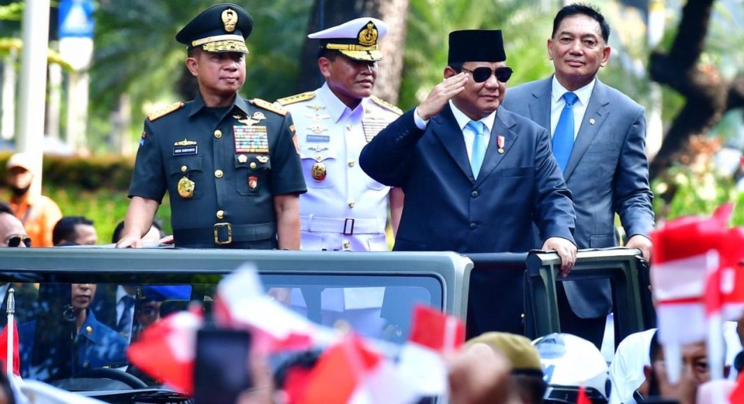 Presiden Prabowo Subianto menghadiri upacara serah terima jabatan Menteri Pertahanan di Kementerian Pertahanan, Jakarta, Selasa (22/10/2024).