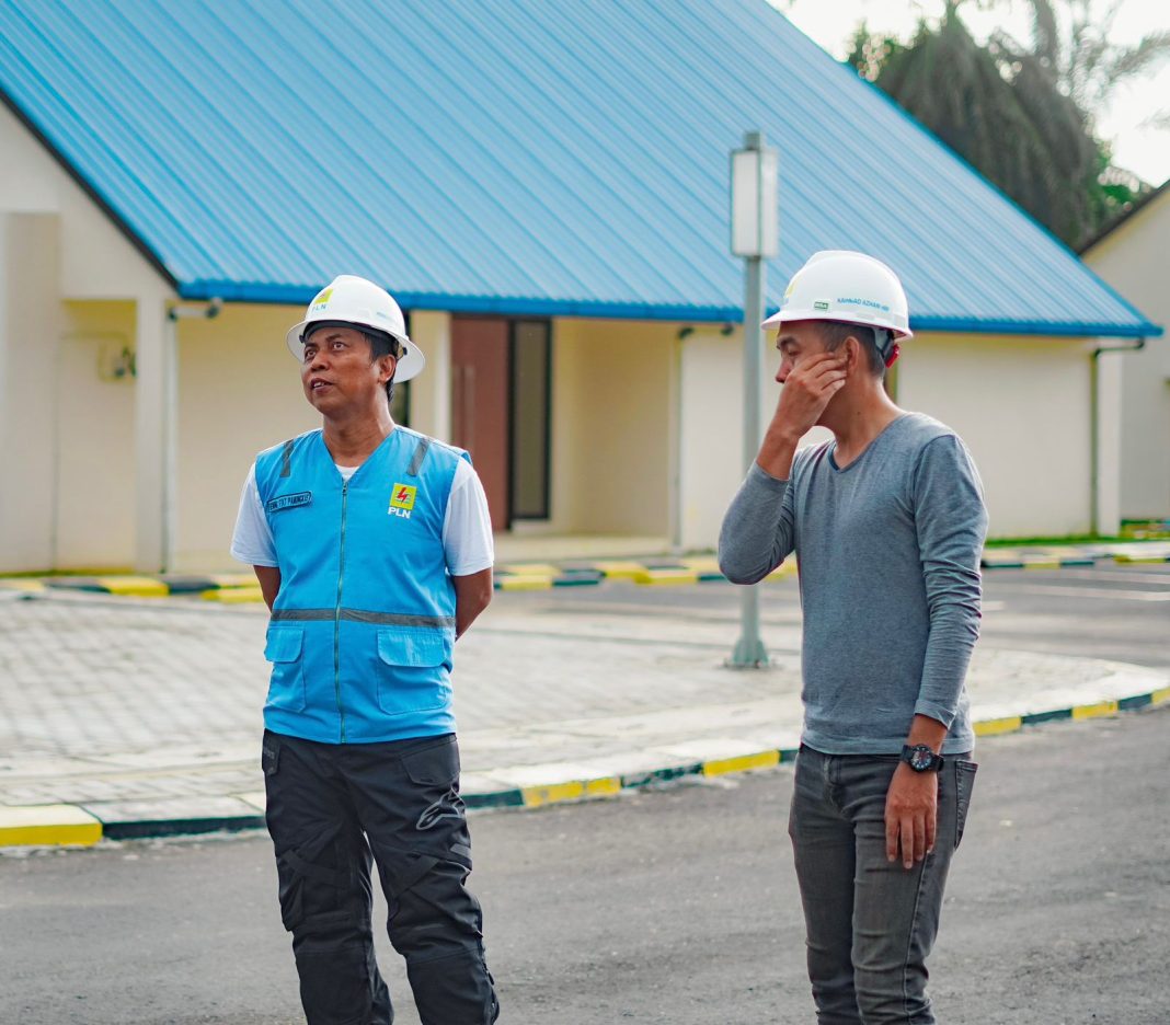 GM PT PLN UIP SBU Hening Kyat Pamungkas melakukan Site Visit ke Basecamp PLTA Kumbih-3 , di Desa Jontor, Penanggalan, Kota Subulussalam, Aceh, Rabu (16/10/2024). (Dok/PLN)