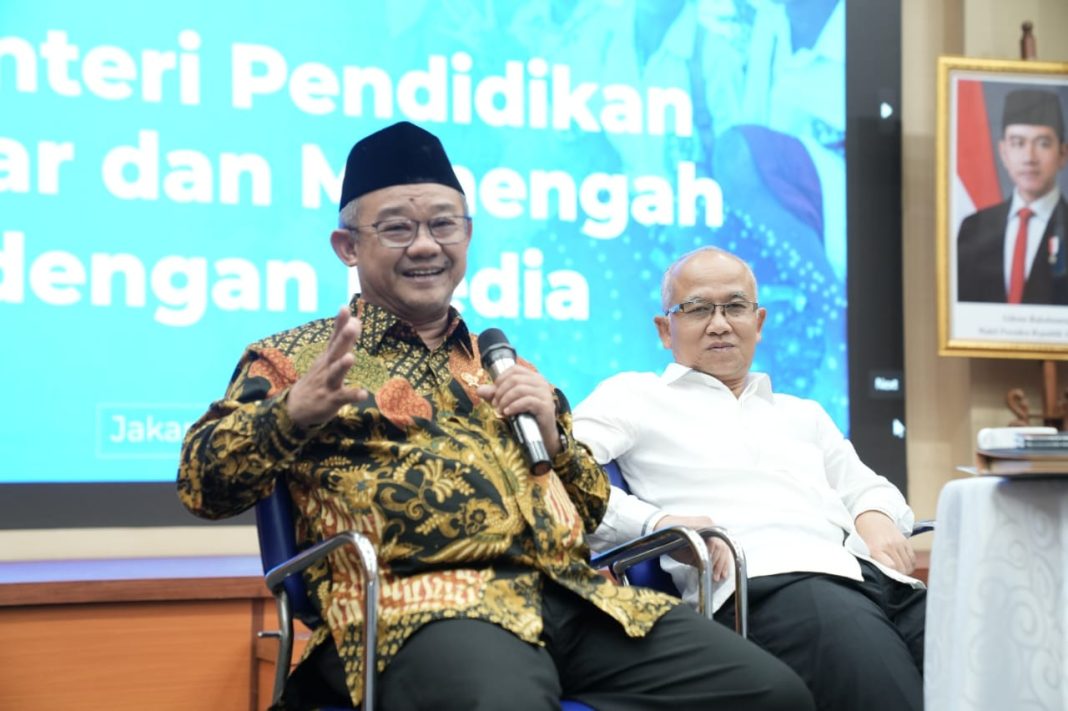 Menteri Pendidikan Dasar dan Menengah (Mendikdasmen) Abdul Mu’ti memberikan sambutan dalam acara “Silaturahmi Menteri Pendidikan Dasar dan Menengah dengan Media” di Jakarta, Rabu (23/10/2024). (Dok/Kemdikbud)