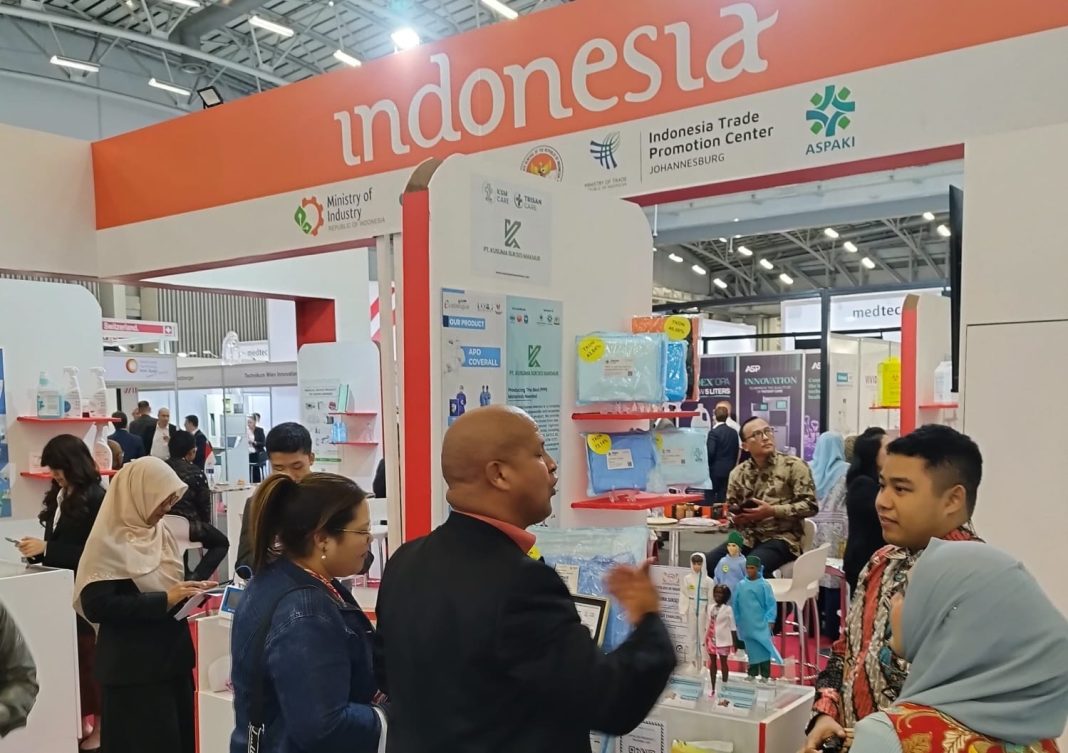 Stan Indonesia dalam pameran Africa Health 2024 di Cape Town, Afrika Selatan, 22-24 Oktober 2024. (Dok/Kemenperin)