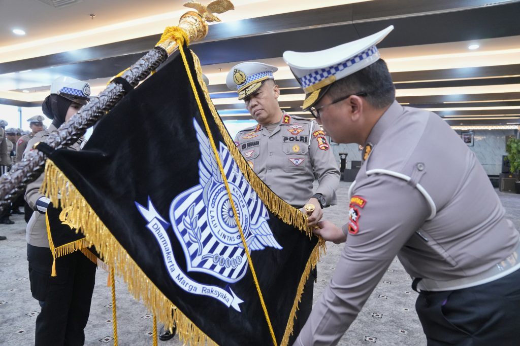 Acara peluncuran Pataka dan simbol-simbol baru Korlantas Polri di Jakarta.