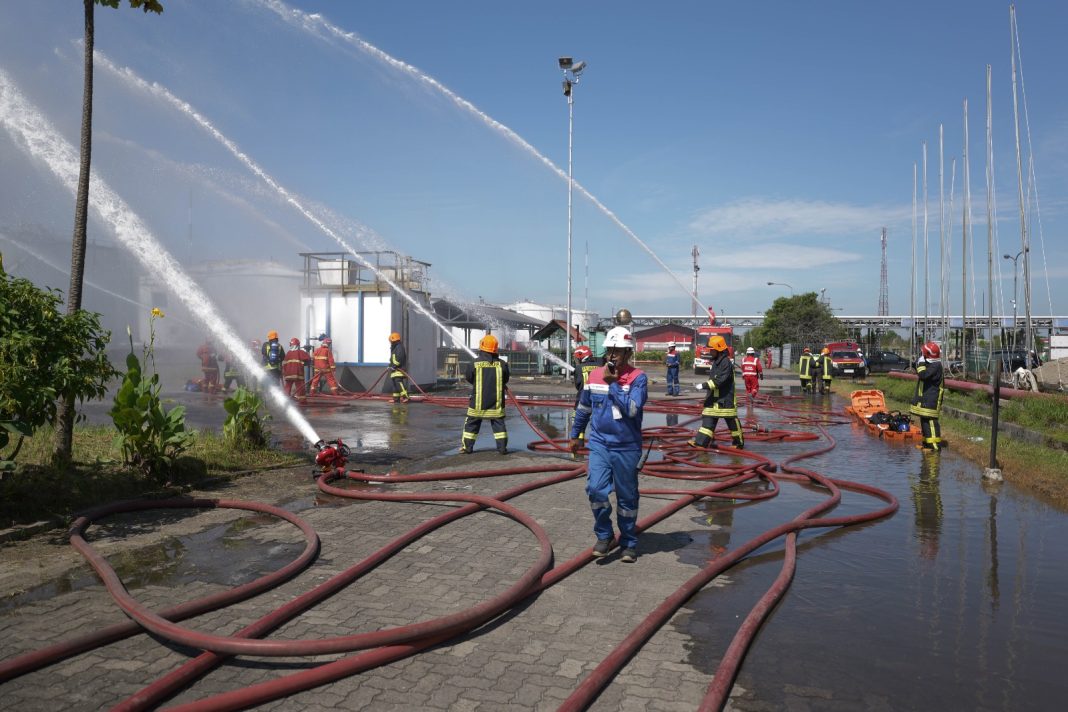 PT Pertamina Patra Niaga Regional Sumatera Bagian Utara (Sumbagut) melaksanakan Latihan Organisasi Keadaan Darurat (OKD) Level 2 di Fuel Terminal (FT) Medan Group, Rabu (30/10/2024). (Dok/Pertamina)