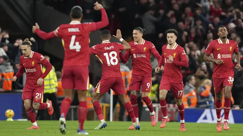 Liverpool berhasil comeback saat bersua Brighton and Hove Albion pada laga pekan ke-10 Premier League musim ini di Stadion Anfield, Sabtu (2/11/2024) malam WIB.