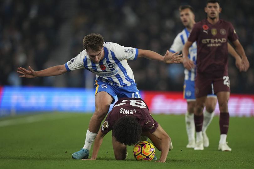 Aksi pemain Brighton saat berjumpa Man City pada pekan ke-11 Premier League 2024/2025, Minggu (10/11/2024).