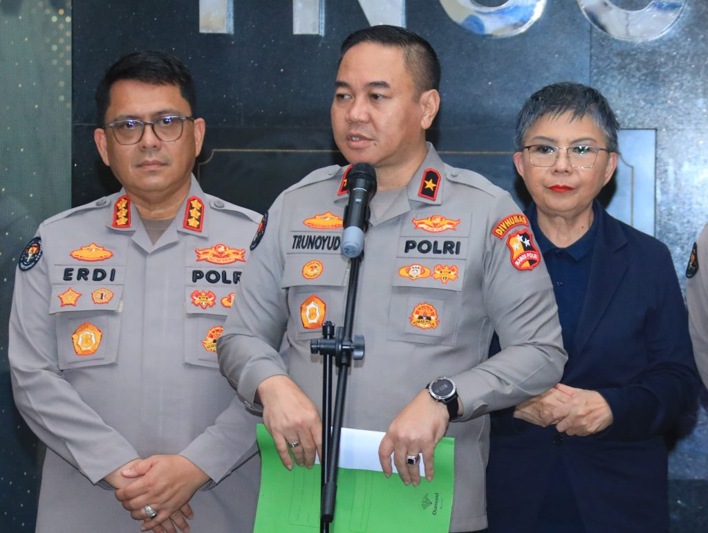 Karo Penmas Divisi Humas Polri Brigjen Pol Trunoyudo Wisnu Andiko saat konferensi pers kepada awak media, Selasa (26/11/2024). (Dok/Humas Polri)