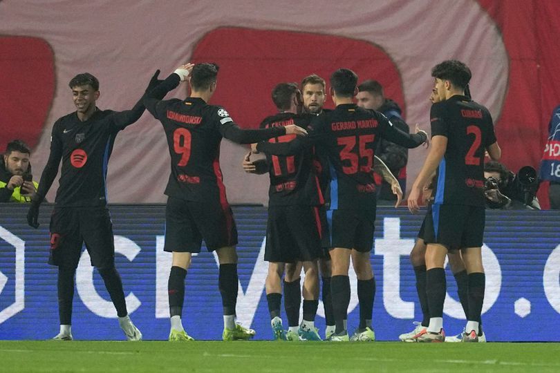 Selebrasi Inigo Martinez dkk dalam laga Liga Champions antara Red Star Belgrade vs Barcelona, Kamis (7/11/2024).