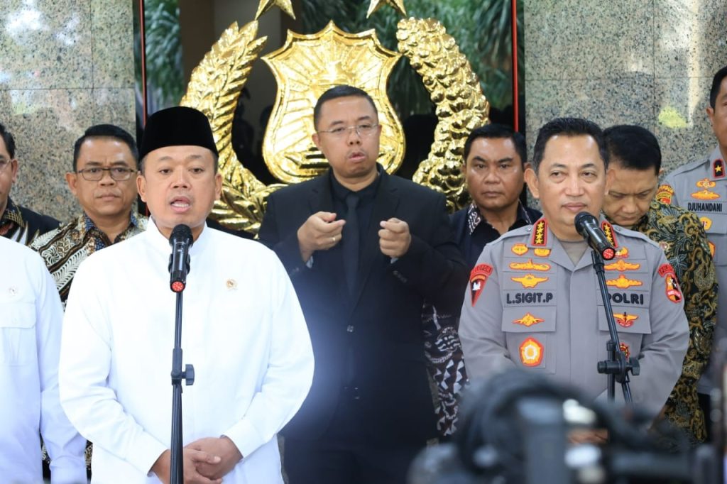 Kapolri Jenderal Listyo Sigit Prabowo menerima kunjungan Menteri ATR/BPN Nusron Wahid di Gedung Utama Mabes Polri, Jakarta Selatan, Jumat (8/11/2024). (Dok/Humas Polri)