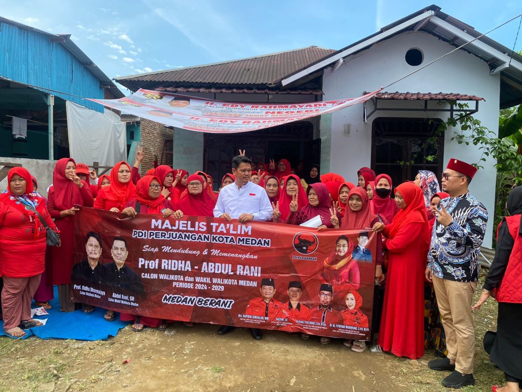 Kegiatan roadshow di Kecamatan Medan Belawan, yang menjadi lokasi penutup dari rangkaian perkenalan pasangan calon Walikota dan Wakil Walikota Medan, Prof Ridha Dharmajaya dan Abdul Rani, kepada masyarakat.