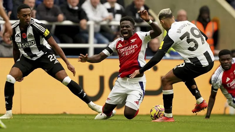 Bukayo Saka dalam laga Newcastle vs Arsenal di Premier League 2024/2025, Sabtu (2/11/2024) malam WIB.