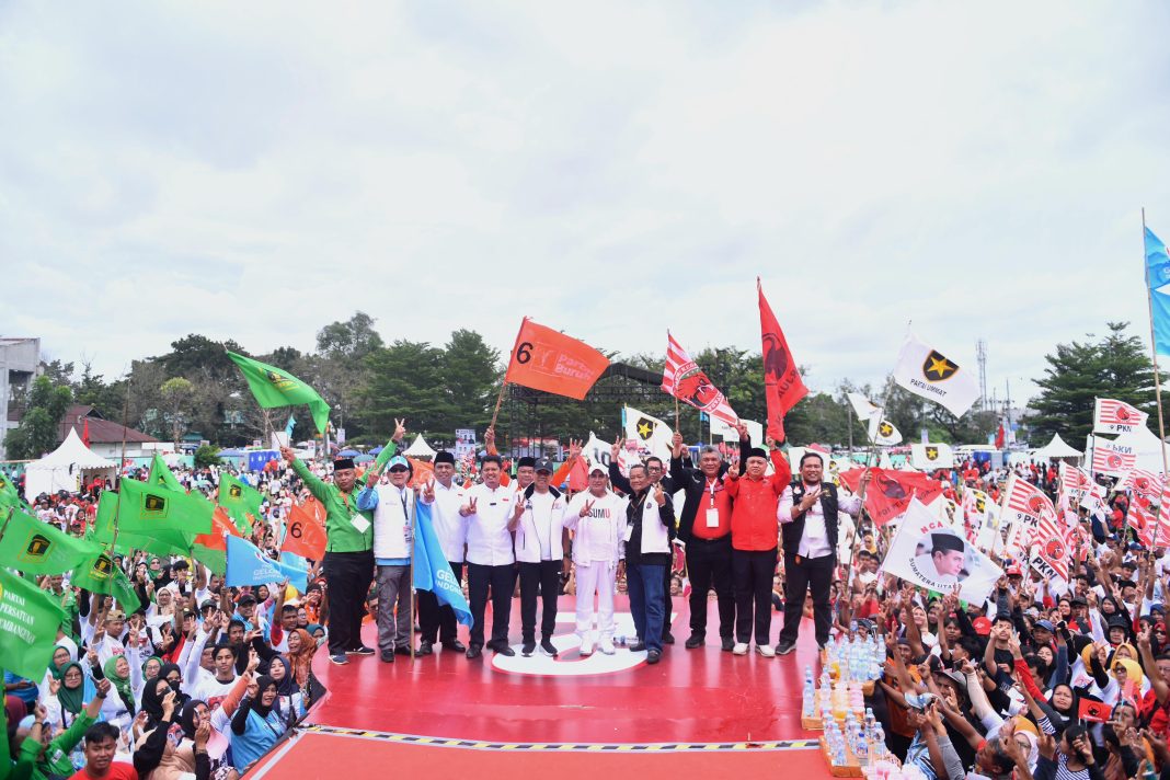 Paslon Gubernur dan Wakil Gubernur Sumut nomor urut 2 Edy Rahmayadi-Hasan Basri Sagala melakukan kampanye akbar, di Lapangan Sejati Pratama Medan, Minggu (10/11/2024). (Dok/Tim ER-HBS)