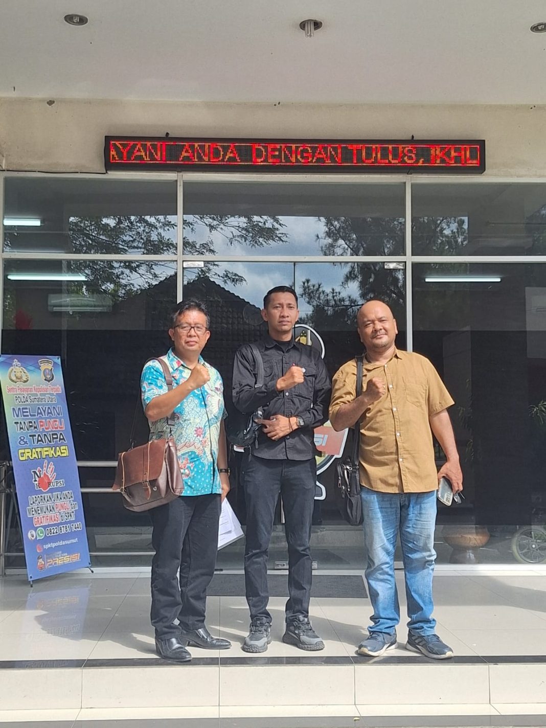 Rivai Simanjuntak didampingi penasehat hukumnya Andris Tarihoran saat berada di Polda Sumut, Kamis (14/11/2024).