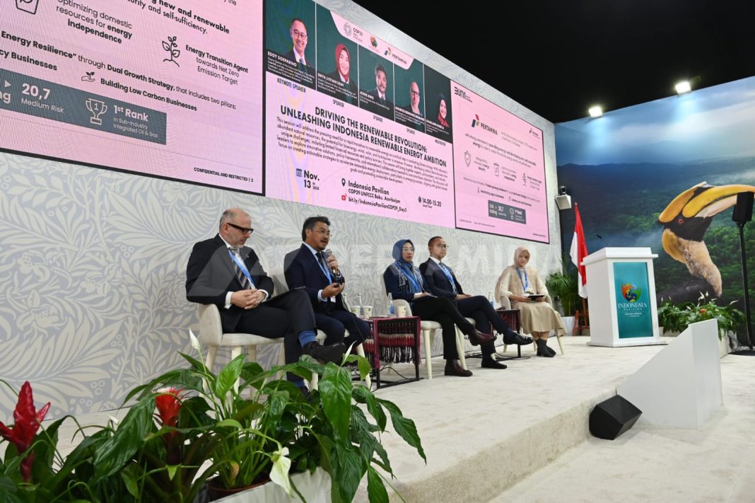 CEO of Pertamina New & Renewable Energy, John Anis saat menjadi narasumber pada sesi panel Driving The Renewable Revolution : Unleashing Indonesia Renewable Energy Ambition di Paviliun Indonesia pada acara Conference of the Parties (COP) ke-29 di Baku Olympic Stadium, Azerbaijan, Rabu (13/11/2024). (Dok/Pertamina)