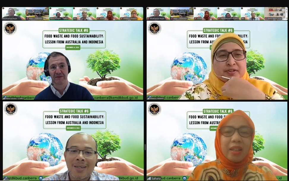 Atdikbud KBRI Canberra, Mukhamad Najib, membuka seminar daring 'Food Waste and Food Sustainability: Lessons from Australia and Indonesia' yang menghadirkan pembicara dari Australia dan Indonesia.