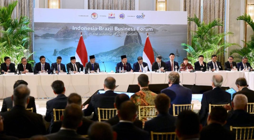 Presiden Prabowo Subianto menghadiri Indonesia-Brazil Business Forum, membahas peluang kerja sama ekonomi strategis termasuk di sektor energi, industri, dan kemaritiman, di Copacabana Palace, Rio de Janeiro, Brasil, Minggu (17/11/2024).