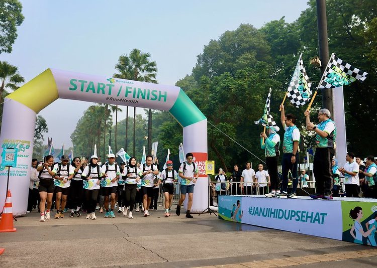 Healthies RUN 6.0 dan Fun Walk di Plaza Tenggara Kompleks Gelora Bung Karno, Minggu (17/11/2024). (Dok/Kemenkes)