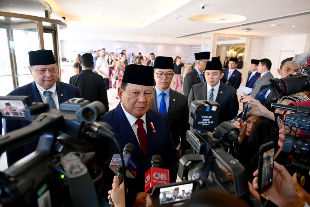 Presiden Prabowo Subianto memberikan keterangan kepada awak media usai pertemuan bilateral dengan Sekretaris Jenderal PBB, António Guterres, pada Minggu (17/11/2024), di Rio de Janeiro, Brasil. (Dok/BPMI Setpres)