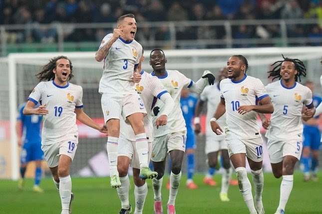 Selebrasi Lucas Digne dkk dalam laga UEFA Nations League antara Italia vs Prancis, Senin (18/11/2024).