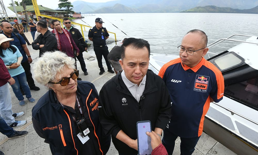 Pj Gubernur Sumut Agus Fatoni saat menghadiri Aquabike World Championship 2024 di Samosir. 