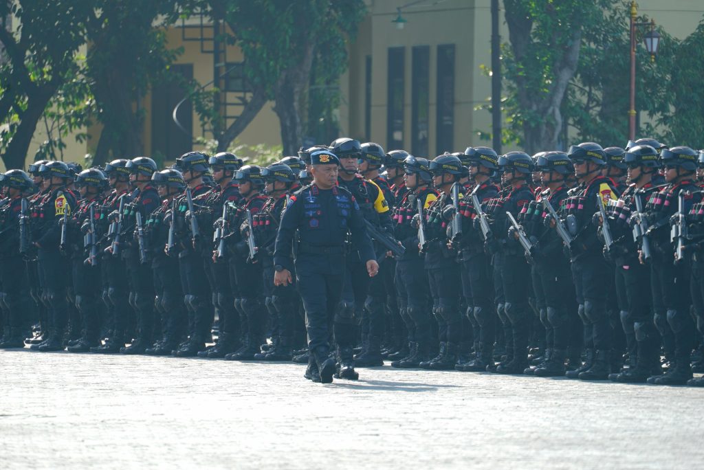 Wadankorbrimob Polri Irjen Pol Ramdani Hidayat memimpin upacara pemberangkatan 600 personel Operasi Mantap Praja 2024 di Lapangan Mako Korbrimob Polri, Kelapadua, Cimanggis, Kota Depok, Selasa (19/11/2024).