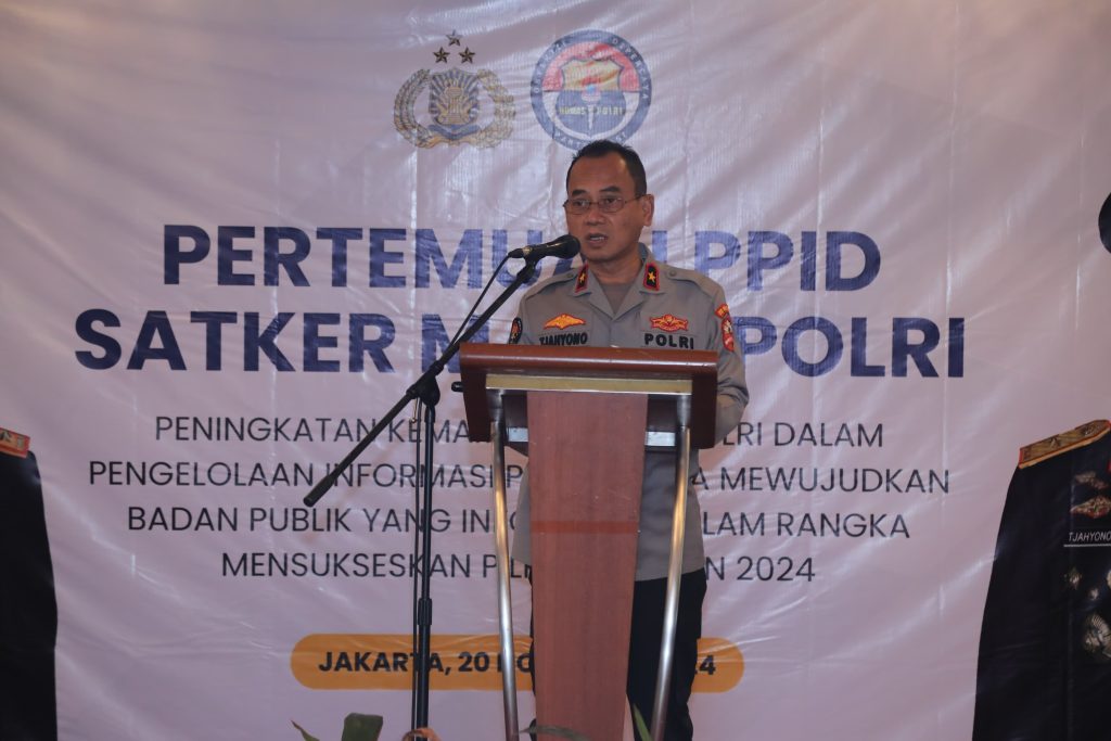 Brigjen Pol Tjahyono Saputro menyampaikan sambutan dalam Rakor PPID Polri di Hotel Ambhara, Jakarta Selatan, Rabu (20/11/2024).