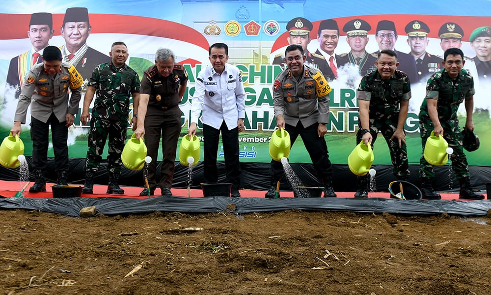 Peluncuran program Gugus Tugas Polri Mendukung Ketahanan Pangan di Lapangan Belakang Polda Sumut, Medan, Rabu (20/11/2024).