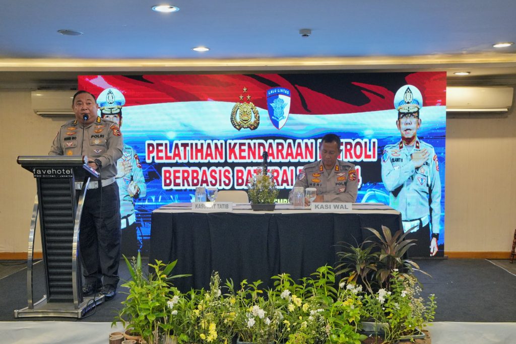 Pelatihan penggunaan kendaraan listrik untuk patroli, yang digelar Korlantas Polri, di Fave Hotel Jakarta, Rabu (20/11/2024).