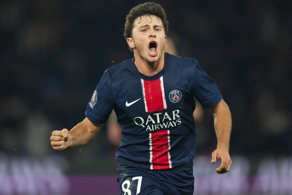 Selebrasi Joao Neves dalam laga Ligue 1 antara PSG vs Toulouse, Sabtu (23/11/2024).