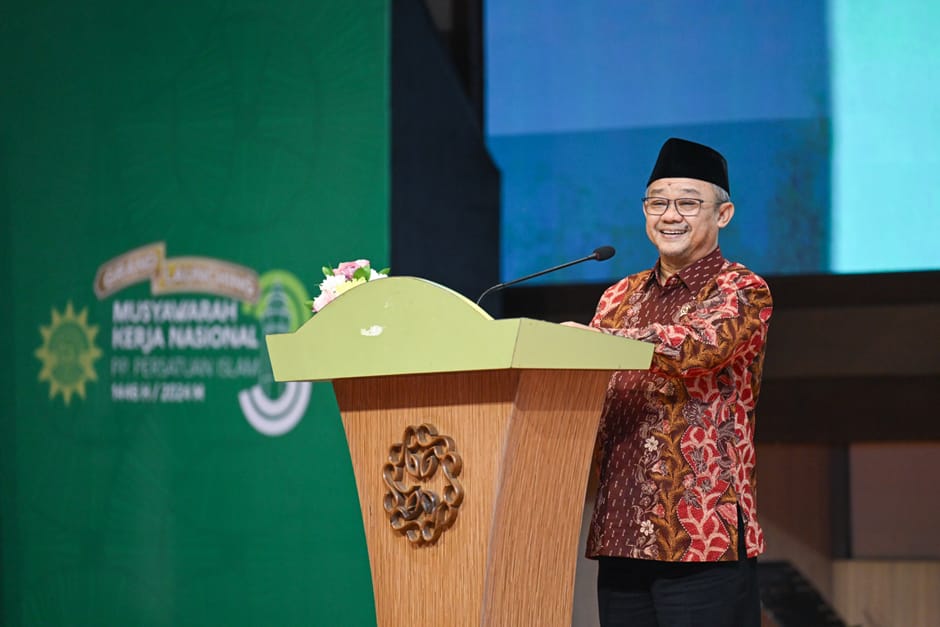 Mendikdasmen Abdul Mu'ti menjadi pembicara kunci dalam Peluncuran Musyawarah Kerja Nasional (Musykernas) III Pimpinan Pusat Persatuan Islam (Persis), di Soreang, Kabupaten Bandung, Provinsi Jawa Barat pada Rabu (20/11/2024). (Dok/Kemendikdasmen)