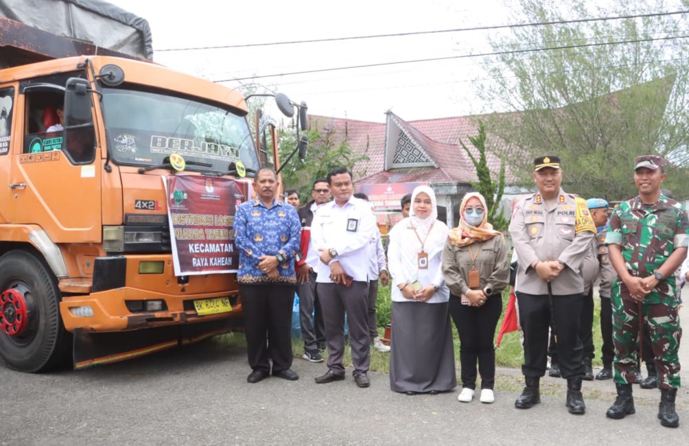 Polres Simalungun kawal pendistribusian logistik Pilkada 2024 ke 32 kecamatan, Senin (25/11/2024). (Dok/Humas Polres Simalungun)