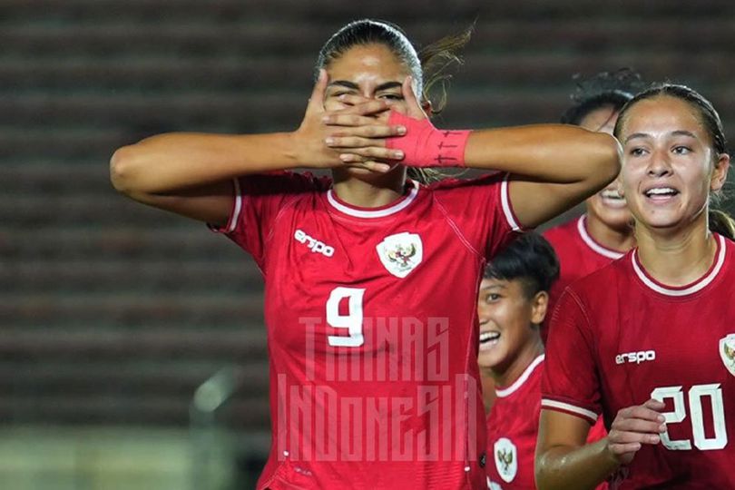 Selebrasi Claudia Scheunemann usai membobol gawang Timnas Wanita Malaysia.