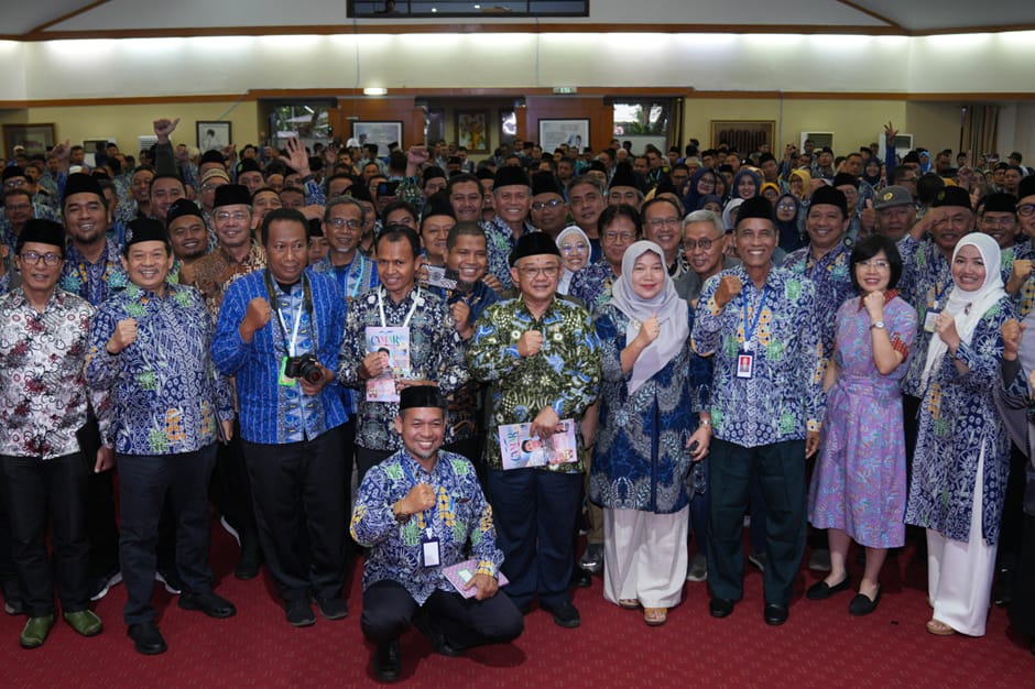 Mendikdasmen Abdul Mu'ti membuka Rakornas Calon Sekolah Madrasah Muhammadiyah Unggul 2024 di Depok.