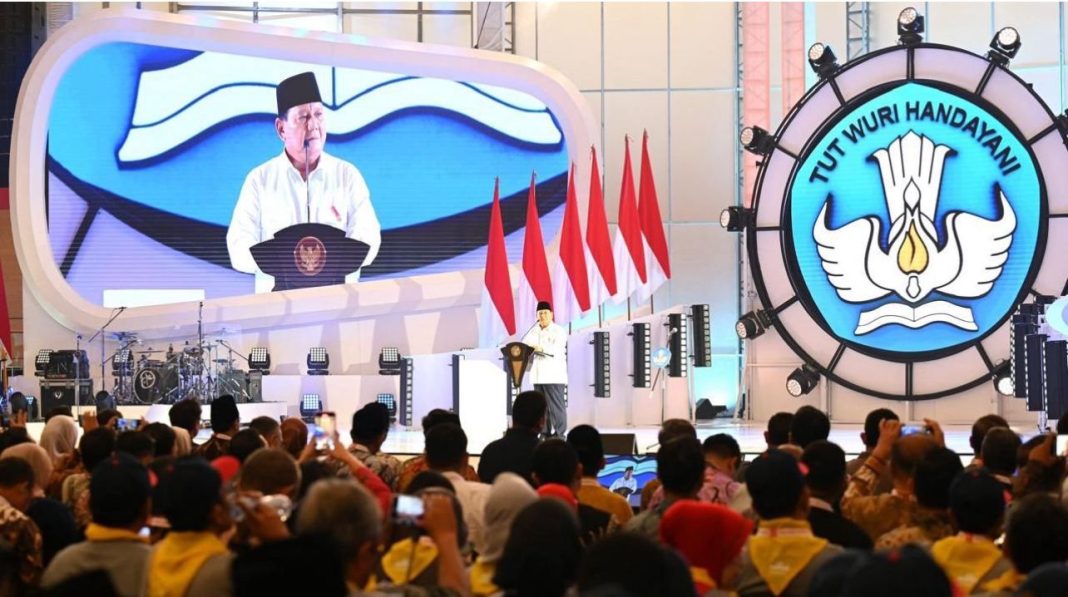 Presiden Republik Indonesia Prabowo Subianto dalam acara Puncak Perayaan Hari Guru Nasional 2024 di Jakarta International Valedrome.