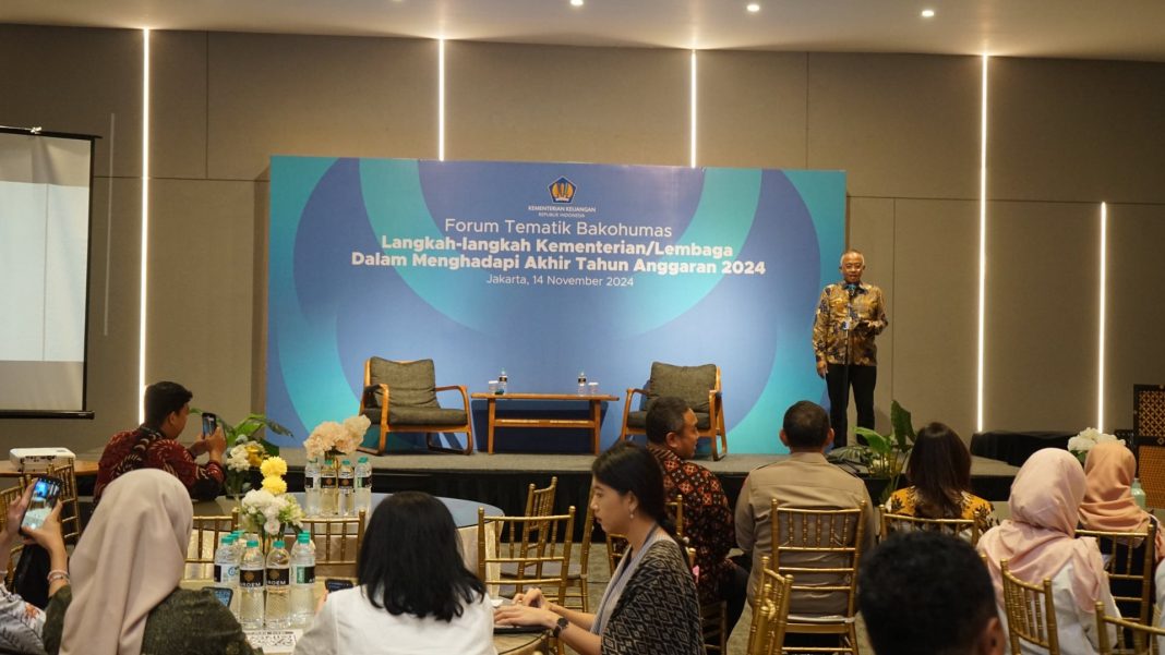 Kepala Biro Komunikasi dan Layanan Informasi Kemenkeu, Deni Surjantoro, saat memberikan sambutan dalam Forum Bakohumas 2024 di Jakarta, Kamis (14/11/2024). (Dok/Kemenkeu)