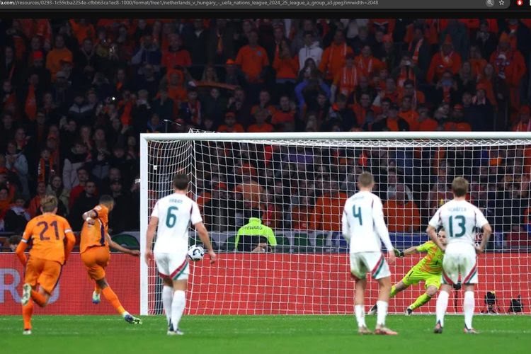 Penyerang Belanda, Cody Gakpo, mencetak gol ke gawang Hungaria dalam lanjutan UEFA Nations League 2024/2025 di Stadion Johan Cruijff Arena, Sabtu (16/11/2024).