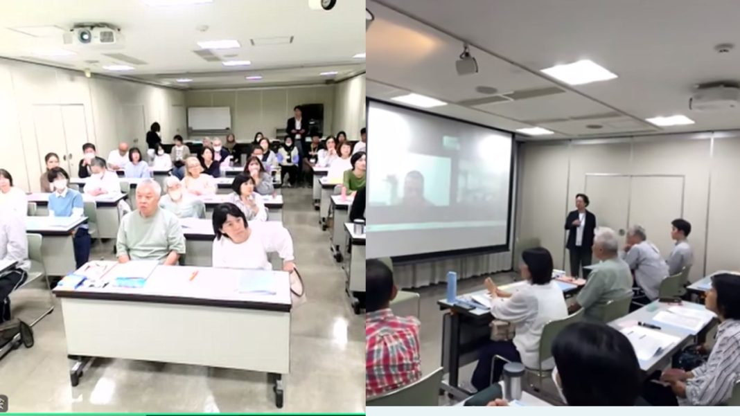 Peserta kelas Bahasa Indonesia untuk pemula yang dibuka oleh Kantor Atase Pendidikan dan Kebudayaan KBRI Tokyo terlihat antusias mengikuti pelajaran di Takamatsu, Perfektur Kagawa, Jepang, Selasa (23/10/2024). (Dok/Kemendikdasmen)