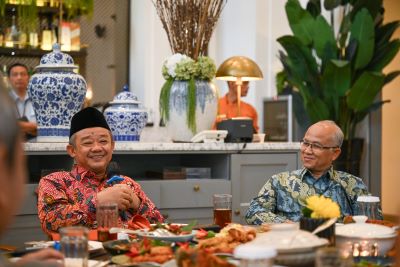 Menteri Pendidikan Dasar dan Menengah (Mendikdasmen) menghadiri dialog dengan para pemimpin redaksi media massa di Jakarta, Selasa (5/11/2024). (Dok/Kemendikdasmen)