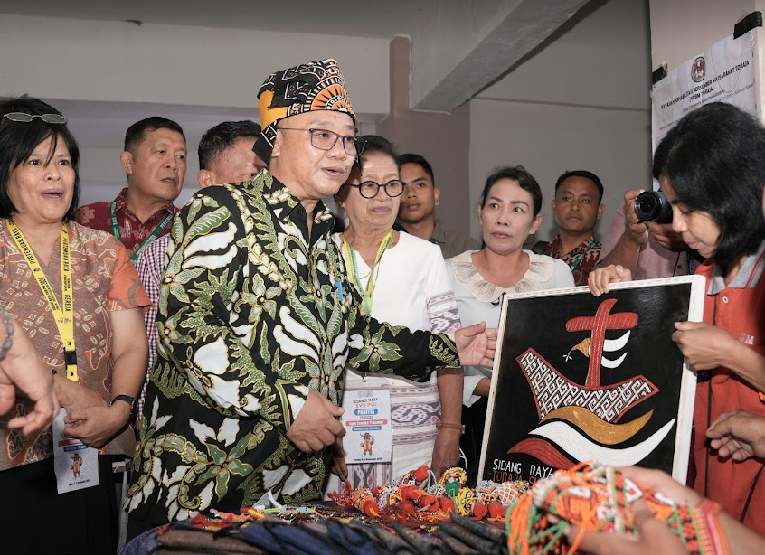 Menteri Pendidikan Dasar dan Menengah, Abdul Mu'ti, bersama jajaran Kemendikdasmen, hadir dalam acara Sidang Raya XVIII Persekutuan Gereja-Gereja Indonesia (PGI) 2024 di Toraja Utara, Sulawesi Selatan, Sabtu (9/11/2024). (Dok/Kemendikdasmen)