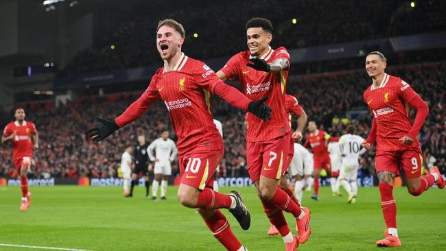 Pemain Liverpool merayakan gol kedua yang dicetak oleh Cody Gakpo dalam kemenangan 2-0 atas Real Madrid pada laga Liga Champions di Anfield, Kamis (28/11/2024).