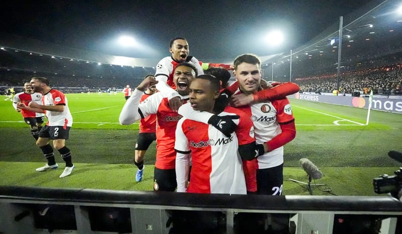 Para pemain Feyenoord melakukan selebrasi usai mencetak gol ke gawang Sparta Praha di laga Liga Champions, Kamis (12/12/2024).