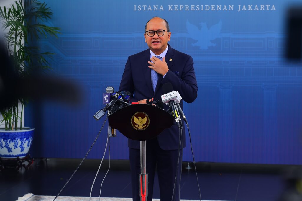 Menteri Investasi dan Hilirisasi/Kepala BKPM Rosan Roeslani memberikan keterangan pers di Kompleks Istana Kepresidenan Jakarta, Selasa (03/12/2024). (Dok/BPMI Setpres)