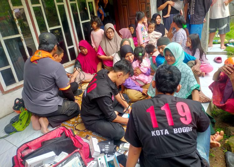 Kementerian Kesehatan mengirimkan bantuan obat-obatan dan perlengkapan medis yang dibutuhkan oleh masyarakat terdampak banjir dan tanah longsor di Kabupaten Sukabumi, Jawa Barat. (Dok/Kemenkes)