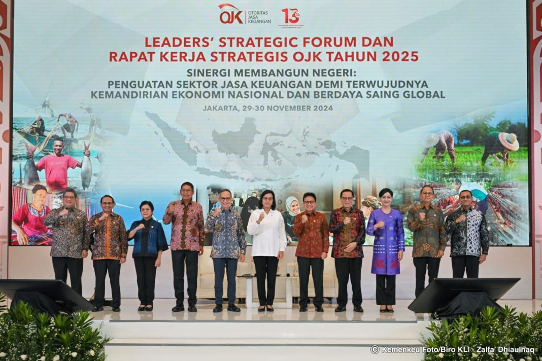 Menteri Keuangan Sri Mulyani Indrawati dalam Leaders’ Strategic Forum & Rapat Kerja Strategis OJK Tahun 2024 di Jakarta, Jumat (29/11/2024). (Dok/Kemenkeu)