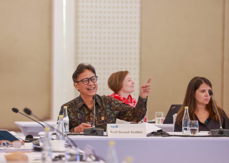 Menteri Kesehatan RI, Budi Gunadi Sadikin, menyampaikan pernyataan mengenai pentingnya kerja sama dengan GAVI dalam mendukung program imunisasi nasional di GAVI Board Meeting, Bali, pada Rabu (4/12/2024). (Dok/Kemenkes)