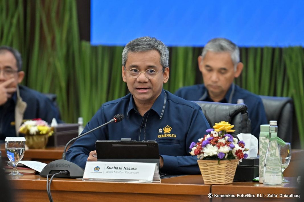 Wamenkeu Suahasil Nazara memaparkan realisasi anggaran pendidikan 2024 dalam konferensi pers APBN Kita di Jakarta, Rabu (11/12/2024). (Dok/Kemenkeu)